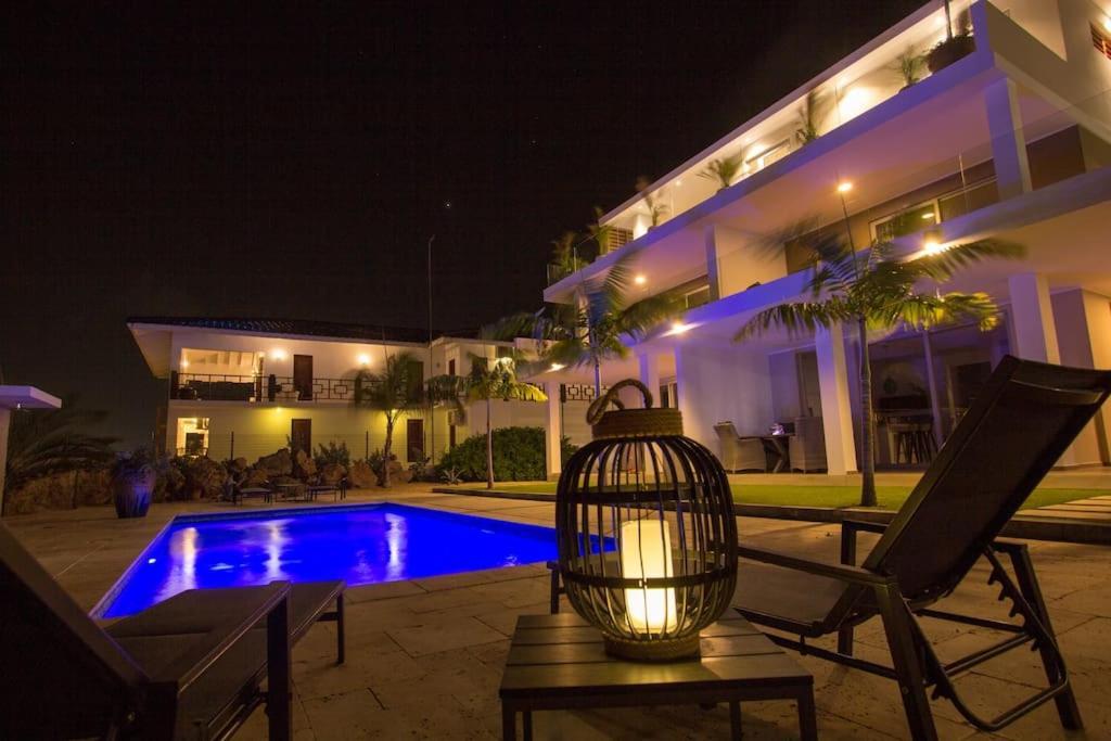 Goudhaen Luxury Private Apartments Jan Thiel Beach Luaran gambar