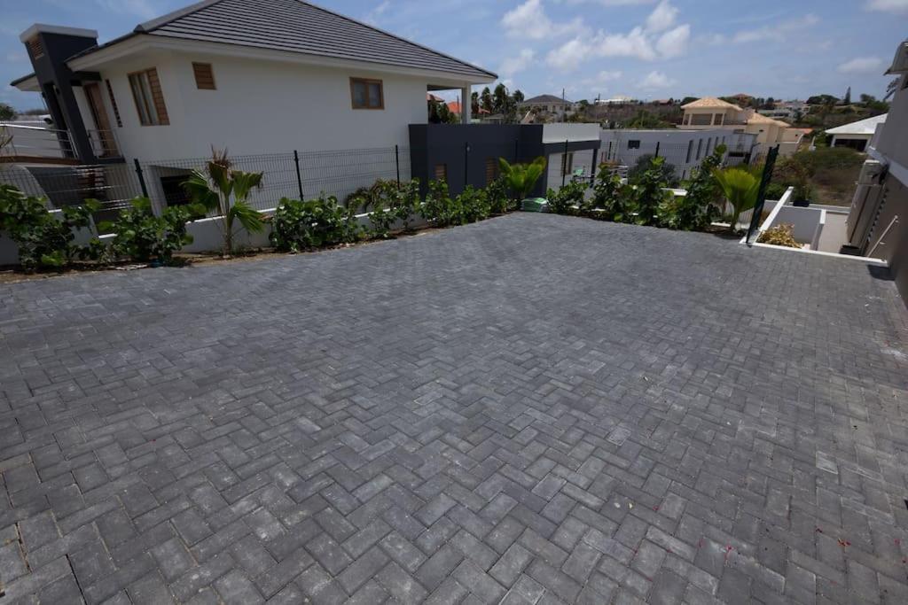 Goudhaen Luxury Private Apartments Jan Thiel Beach Luaran gambar