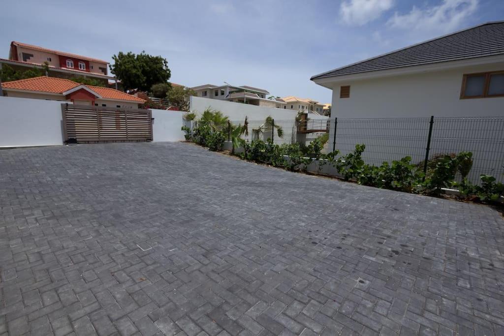Goudhaen Luxury Private Apartments Jan Thiel Beach Luaran gambar