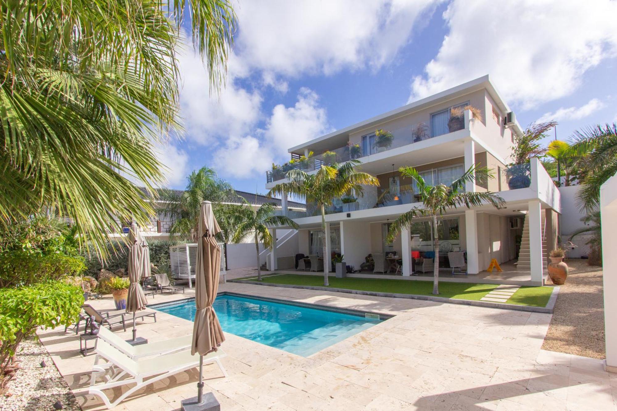 Goudhaen Luxury Private Apartments Jan Thiel Beach Luaran gambar