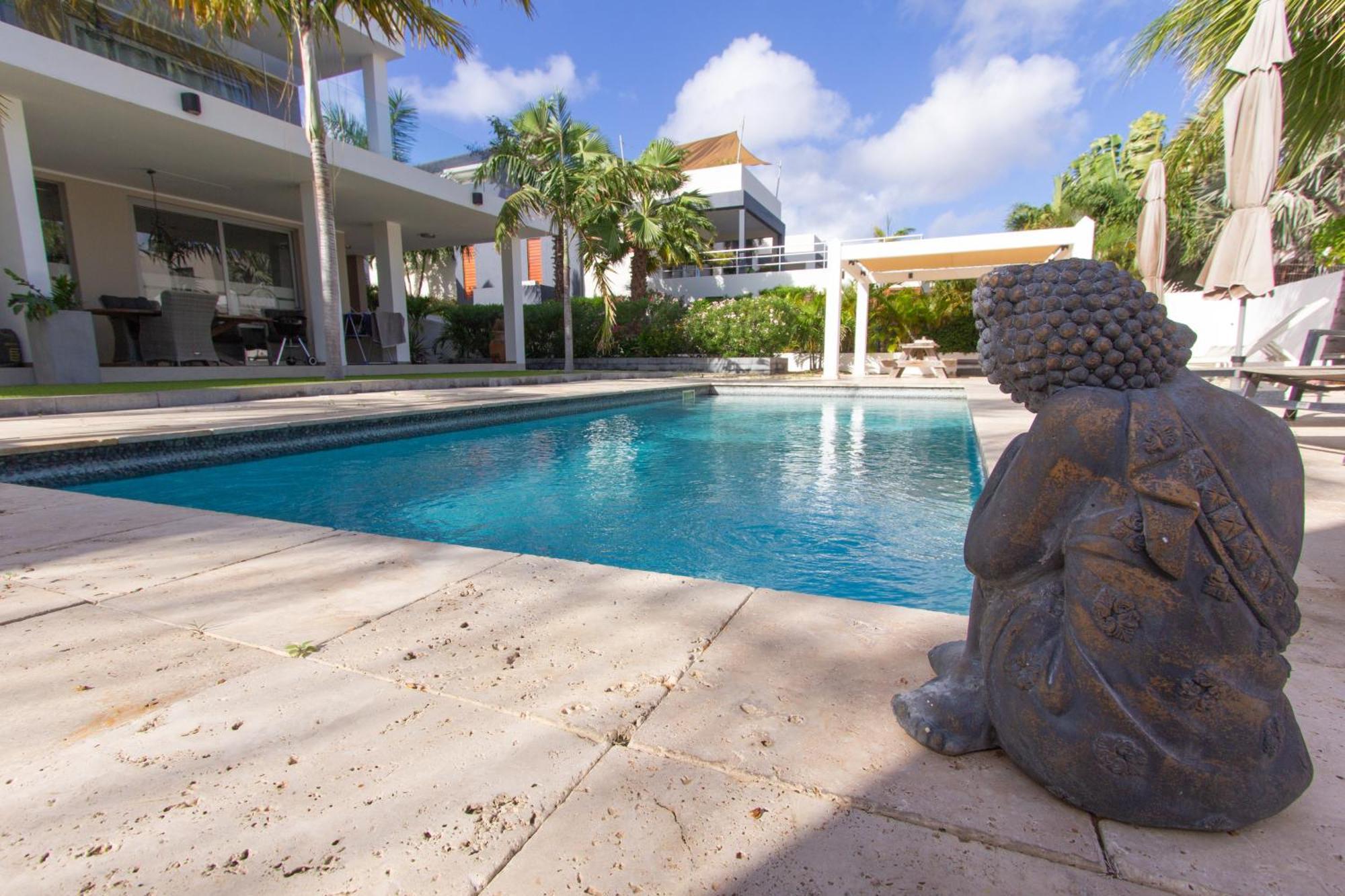 Goudhaen Luxury Private Apartments Jan Thiel Beach Luaran gambar