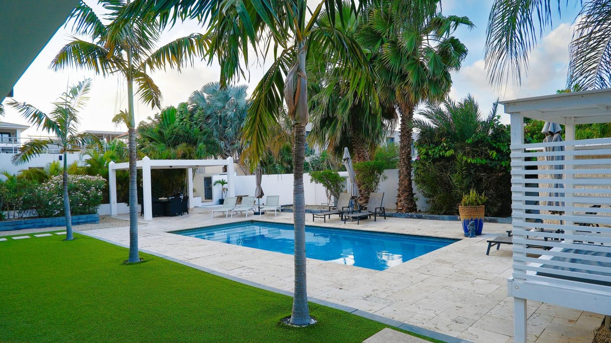 Goudhaen Luxury Private Apartments Jan Thiel Beach Luaran gambar